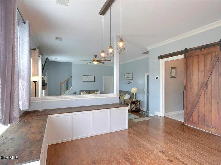 1421 Dooley Ln — Photo 14