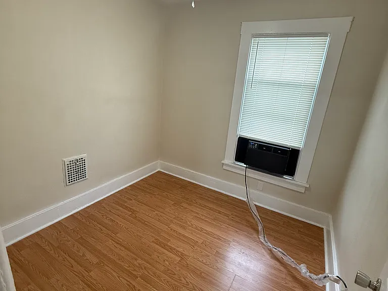 1184 Kossuth Ave #2 — Photo 8