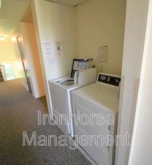 801 W Villard St #30 — Photo 25