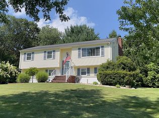 2 Knollwood Rd, Hackettstown, NJ 07840
