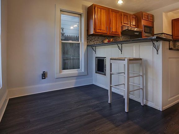 4th image of 39 Temple St #1