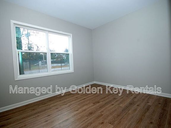 5th image of 315 E Walnut St APT 1D