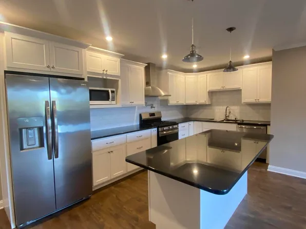 1048 Armstrong Mill Rd, Lexington, KY 40517