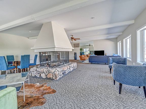Clubhouse Lounge