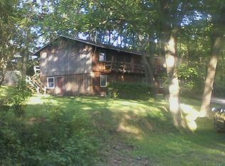 2424 Rush Lake Rd, Pinckney, MI 48169