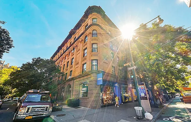 Rented by David Francis New York LLC | media 30