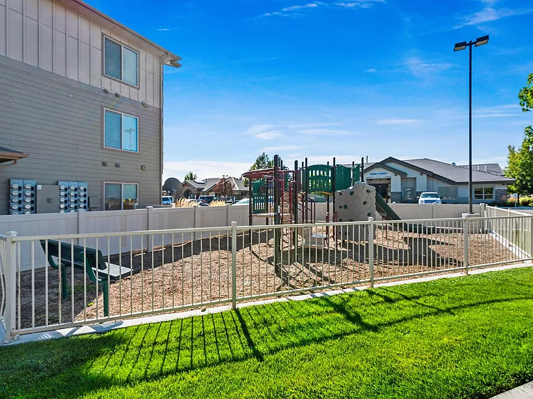 Aspen Creek Apartments — Photo 53
