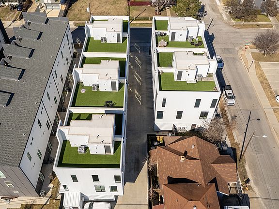3rd image of 4322 Roseland Ave #1
