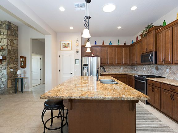 4th image of 8344 N Eland Dr