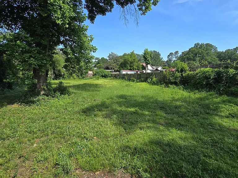 2511 Rhodes Dr — Photo 11