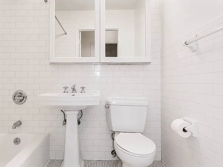 49 Ludlow St #7C — Photo 9