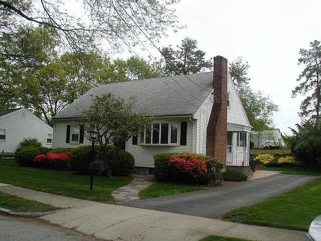 21 DeWitt Road, Stoneham