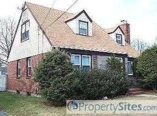 488 Ocean Ave, Lynbrook, NY 11563