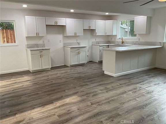 3rd image of 4925 N Stoddard Ave