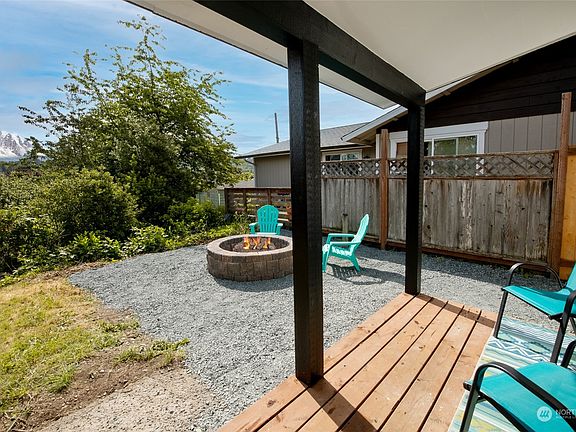 3rd image of 125 Rainier Avenue S