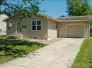 225 10th St SE, Bondurant, IA 50035