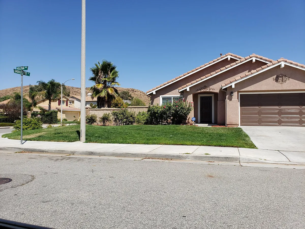 Building Photo - 27670 Hollyoak Way