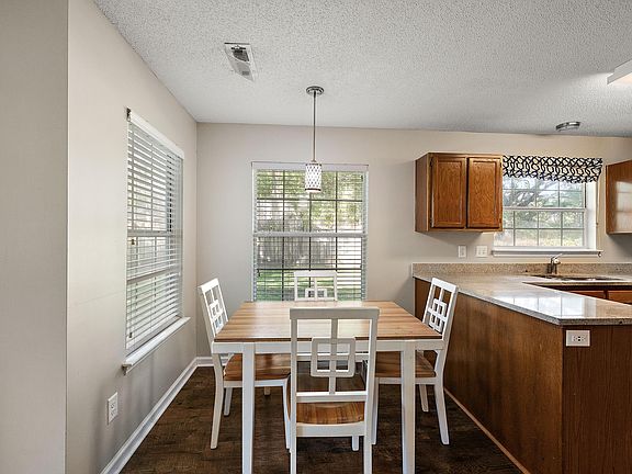 5th image of 1379 Center Lake Dr