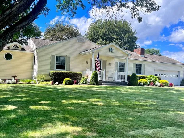 89 Brookside Cir, Elmira, NY 14903