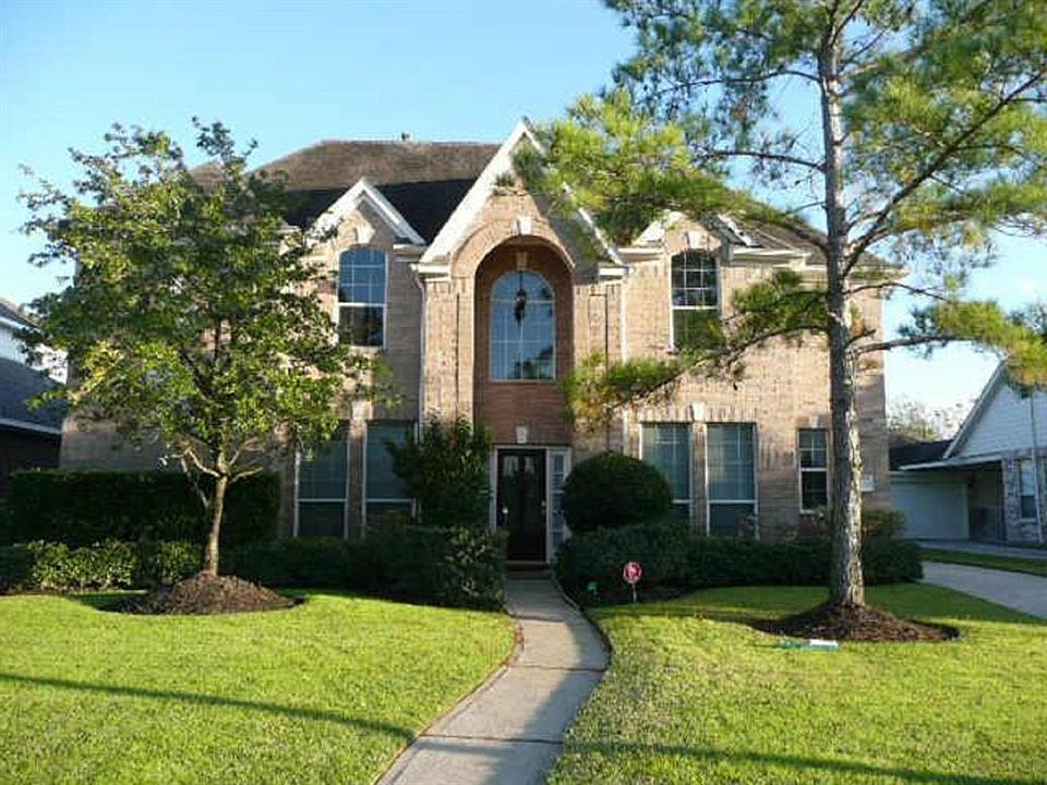 1st image of 22403 Caroline Cove Ln