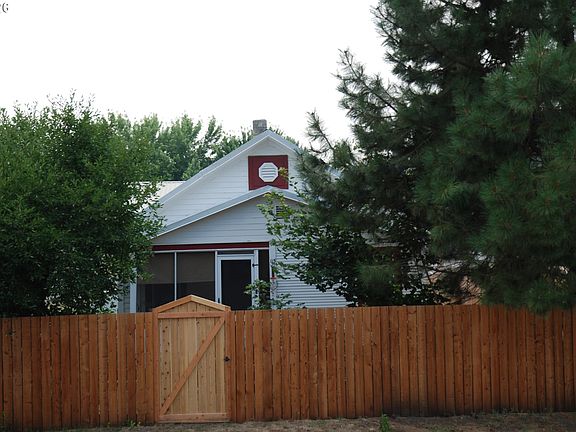 3rd image of 115 Bell St