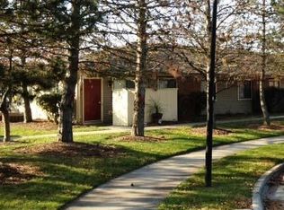 606 Pebble Place Dr APT E, Delaware, OH
