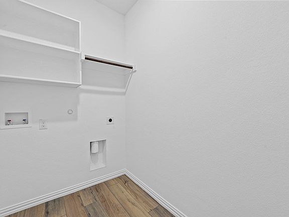 5th image of 808 Blackhawk Dr