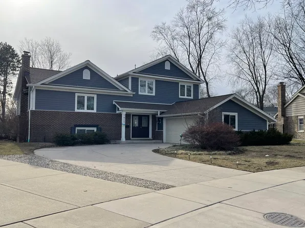 1415 E Fleming Dr S, Arlington Heights, IL 60004