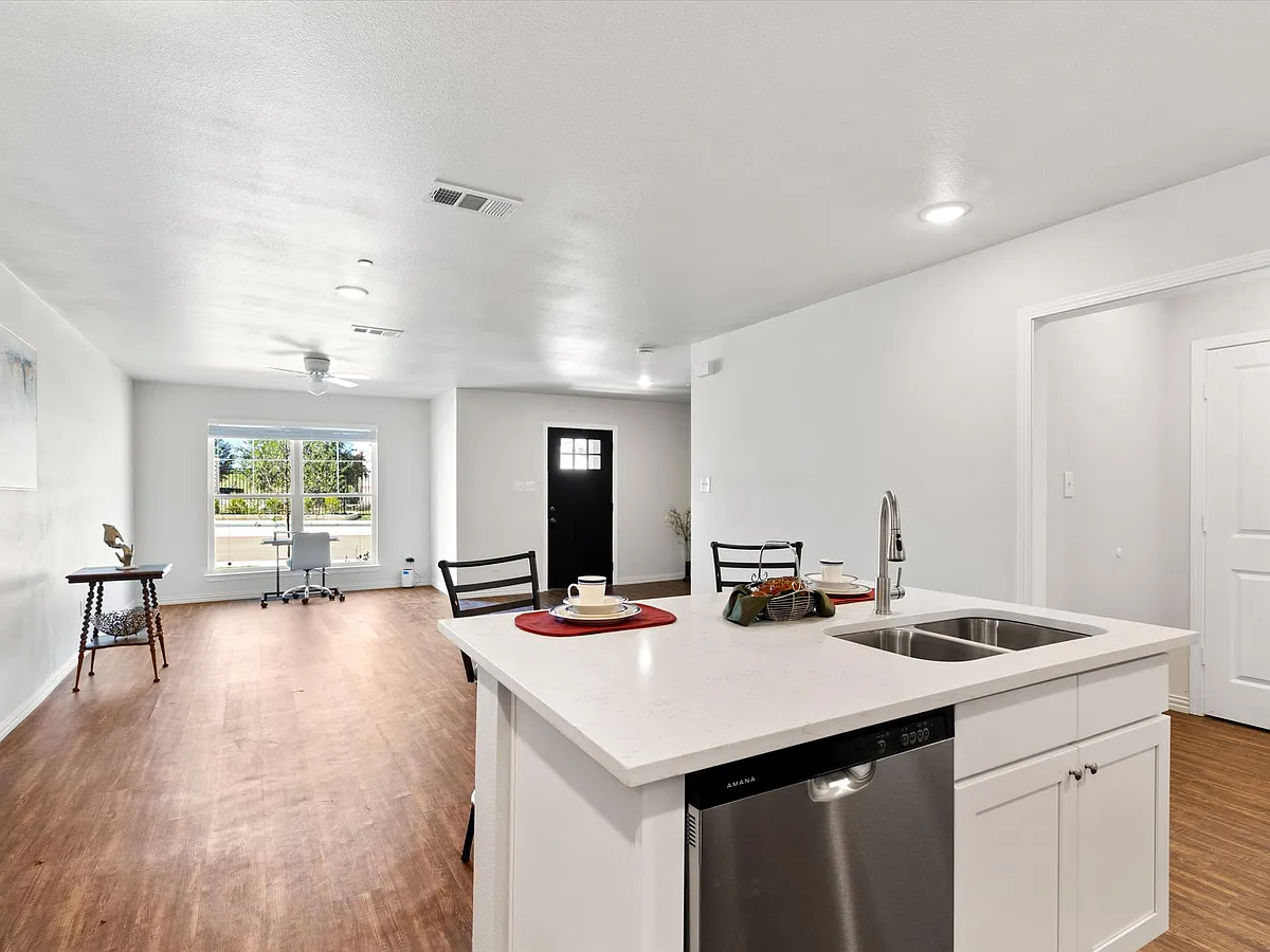 Building Photo - 6233 Roby Dr