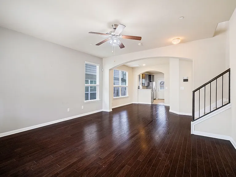 730 Lost Pines Ln — Photo 4