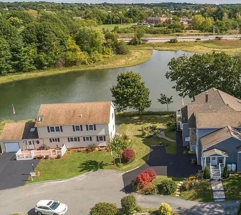 1st image of 9 Riverbank Ave