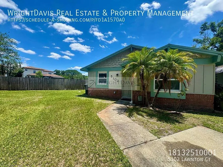 Charming 2/2 home in Carrollwood! — Photo 3