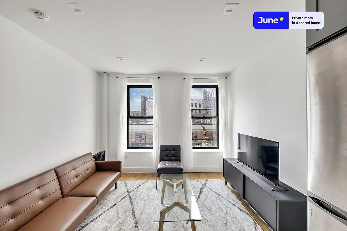 Full bedroom in 4 bed/2 bath home in West Harlem #713 C — Photo 2