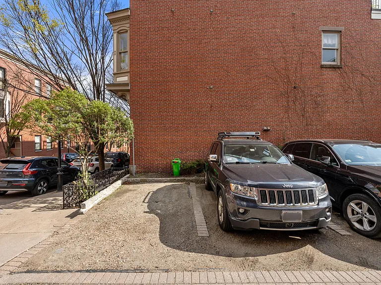 40 Chestnut St #2 — Photo 25