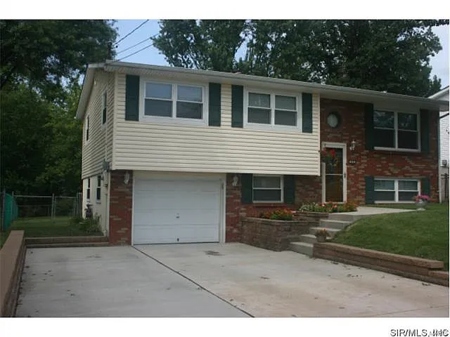312 Hand Dr photo 1