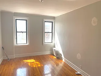 Rented by Chana Ofek, LREB