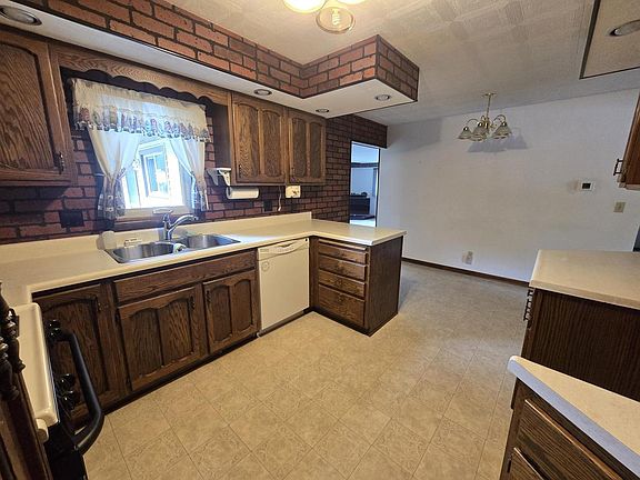 4th image of 2810 12TH STREET SOUTH