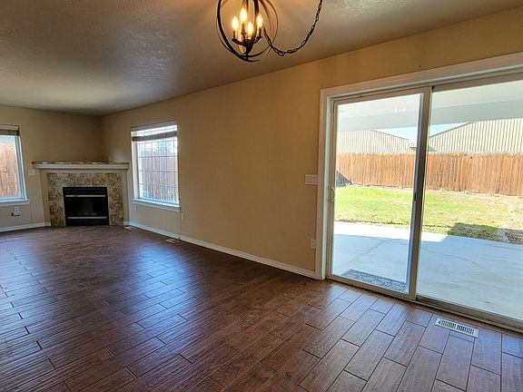 4th image of 1317 N Edison Pl #A