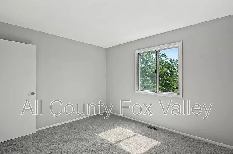 1723 Queensbury Cir — Photo 5