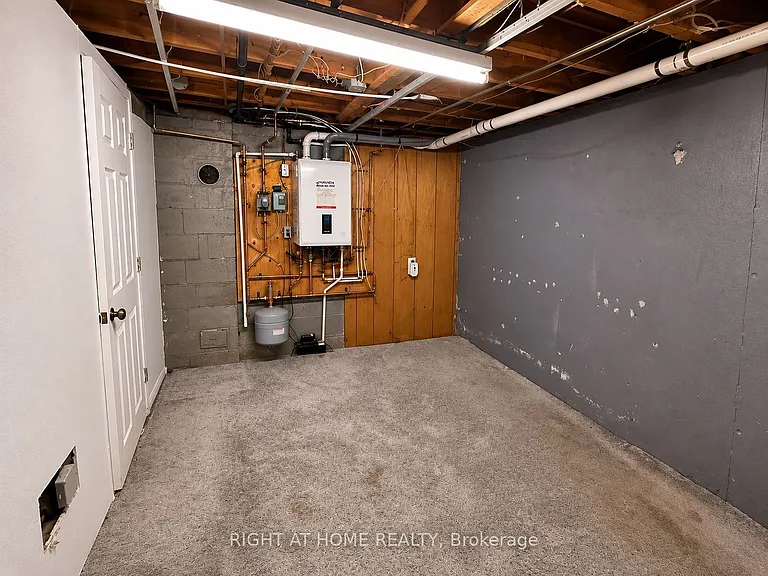 238 Burnside Dr — Photo 10