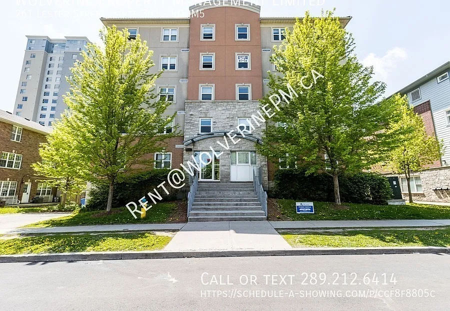 5 Student condo in the middle of Waterloo's universities — Photo 1
