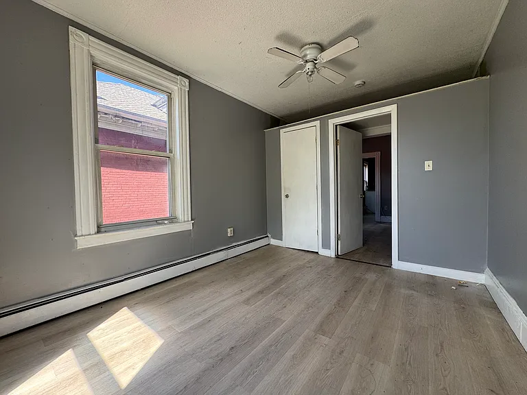208-210 Franklin Ave #2N — Photo 3