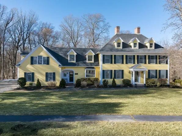 80 Brierbrook St, Milton, MA 02186
