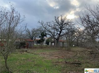 4 Seals Creek Rd, Lockhart, TX 78644