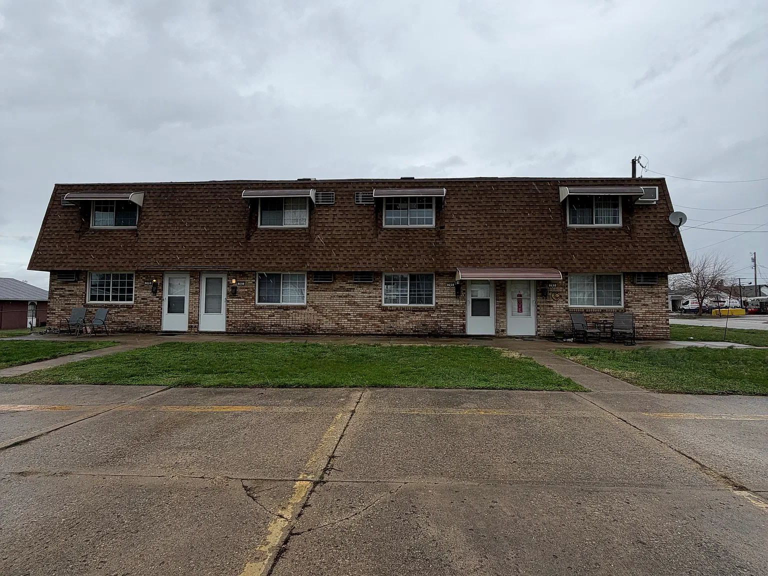 1 bed, 1.5 bath, 800 sqft, $895 — Photo 1