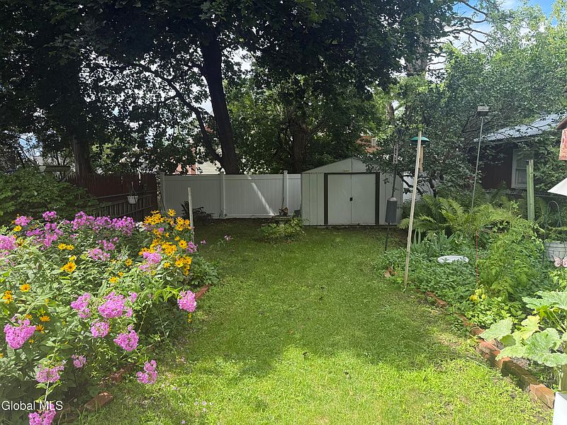5th image of 215 Elder Street