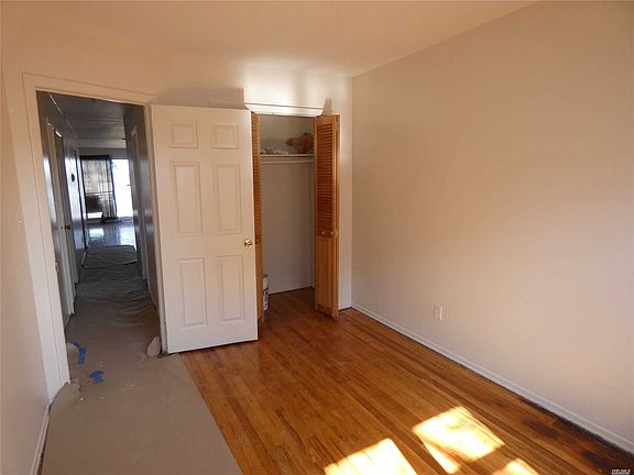 5th image of 556 Briar Pl