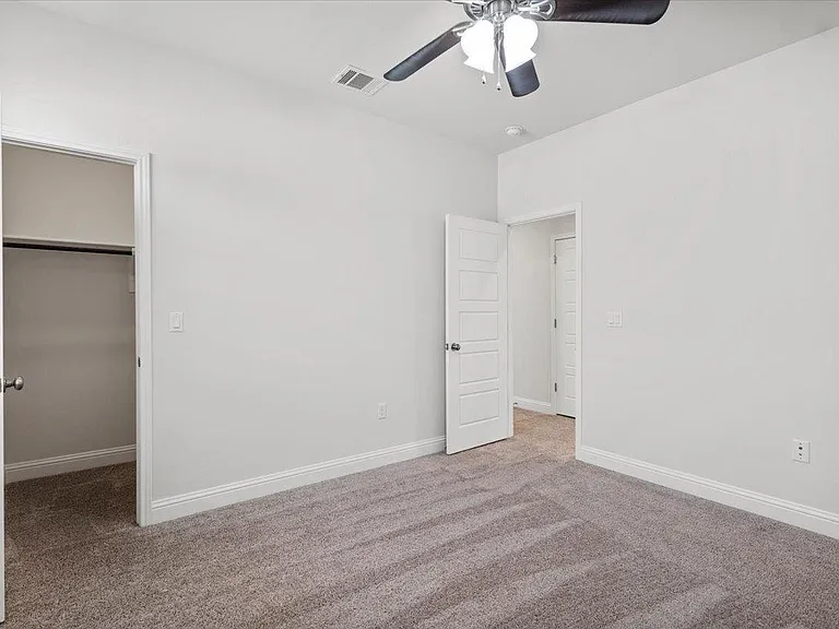 6717 Vicenza Dr — Photo 29