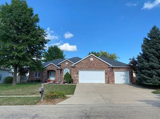 218 Marblestone Dr, Chatham, IL