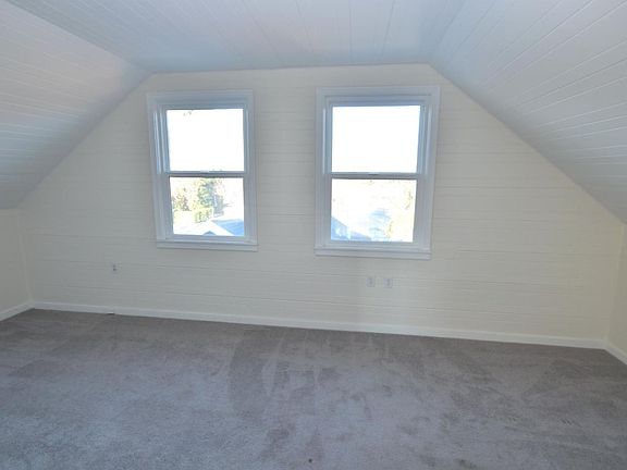 5th image of 1113 Oliver St